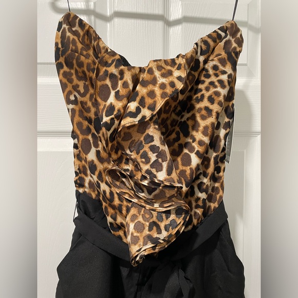 NWT Express Romper, Size Small, Leopard Print and Black, Leopard Print Romper - Picture 4 of 6
